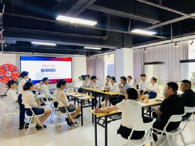 “合规伴我行 思辩展风采”——九色鹿艺术馆株洲馆举办第二季度合规主题辩论赛