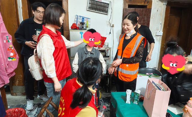 心手相牵，快乐成长——东方金典集团党工团组织走访慰问困境儿童