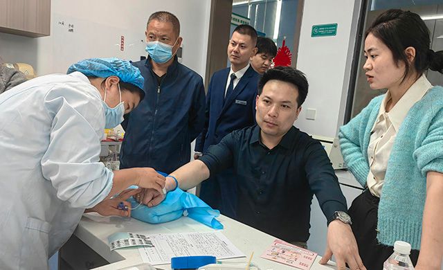 传递爱与责任，点亮生命之光——东方金典集团荆州公司组织开展无偿捐献血小板活动