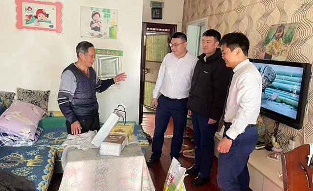 “迎新春·送温暖”——东方金典集团荆州公司组织开展公益活动