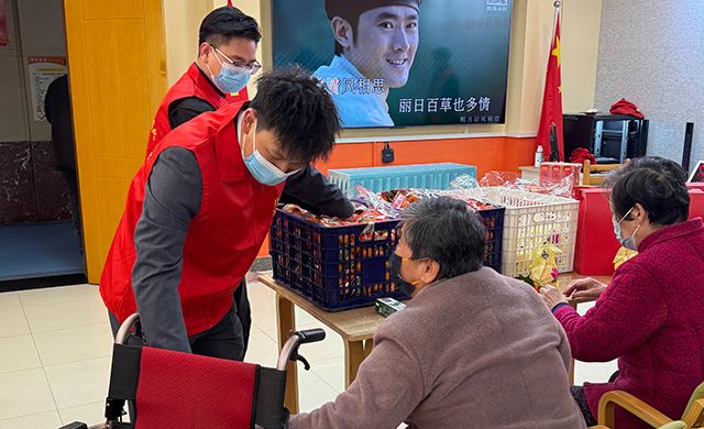 “情暖寒冬，温暖相伴”——宝兴隆武汉公司敬老院公益行